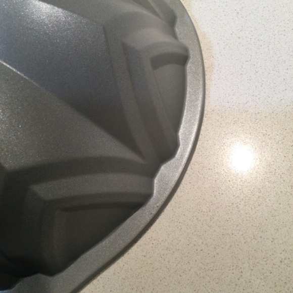 Paderno non stick fine edged arched cake pan - Picture 5 of 5
